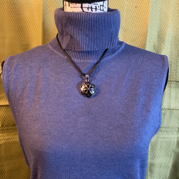 Knitted Top - Picture 2 of 4